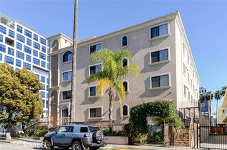 Building Photo - 1466 Tamarind Ave