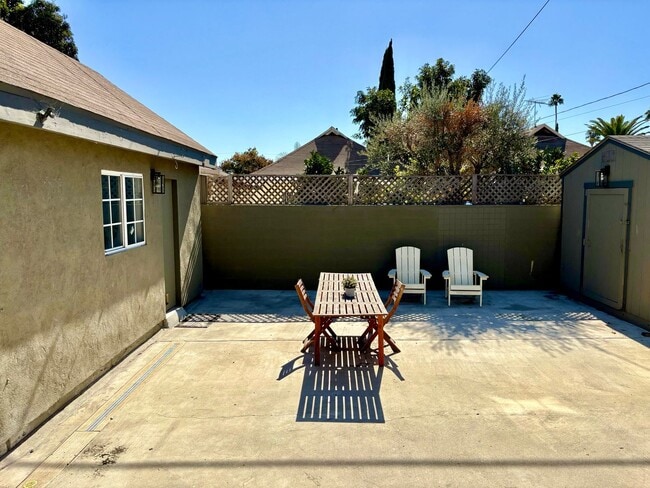 Building Photo - 2130 W 29th Pl