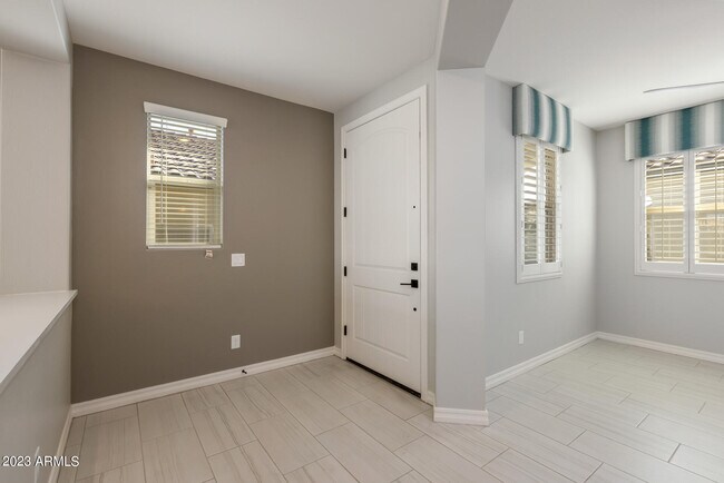 Building Photo - 15292 W Linden St