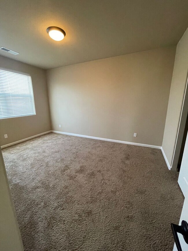 Building Photo - Kiley Ranch 3 bedroom 2 bath- Available NOW