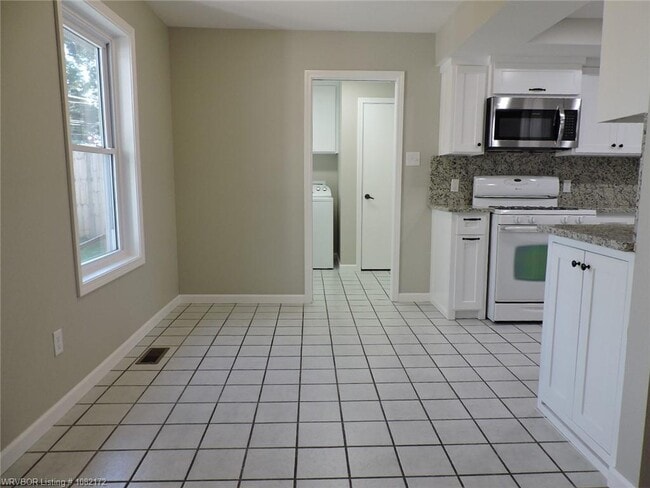 Building Photo - 6724 Riviera Dr