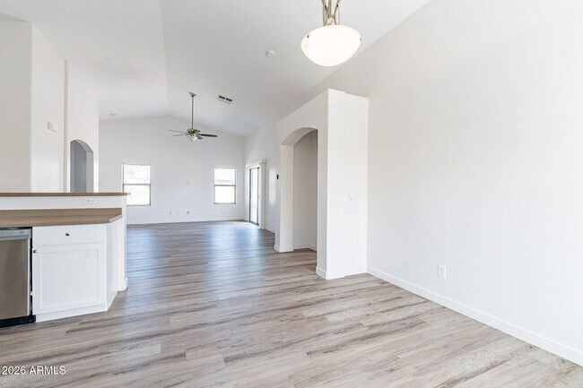 Building Photo - 24866 W Huntington Dr