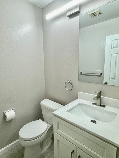 Building Photo - 1530 Sunnyvale Ave