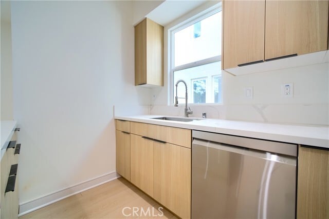 Building Photo - 259 S Ave 54