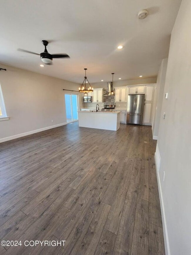 Building Photo - 6585 Beverly Hills Cir