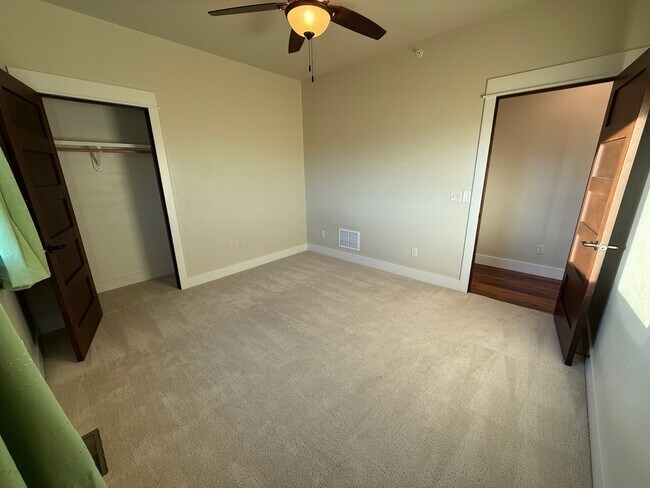 Building Photo - 45 Spain Bridge Cir Dr