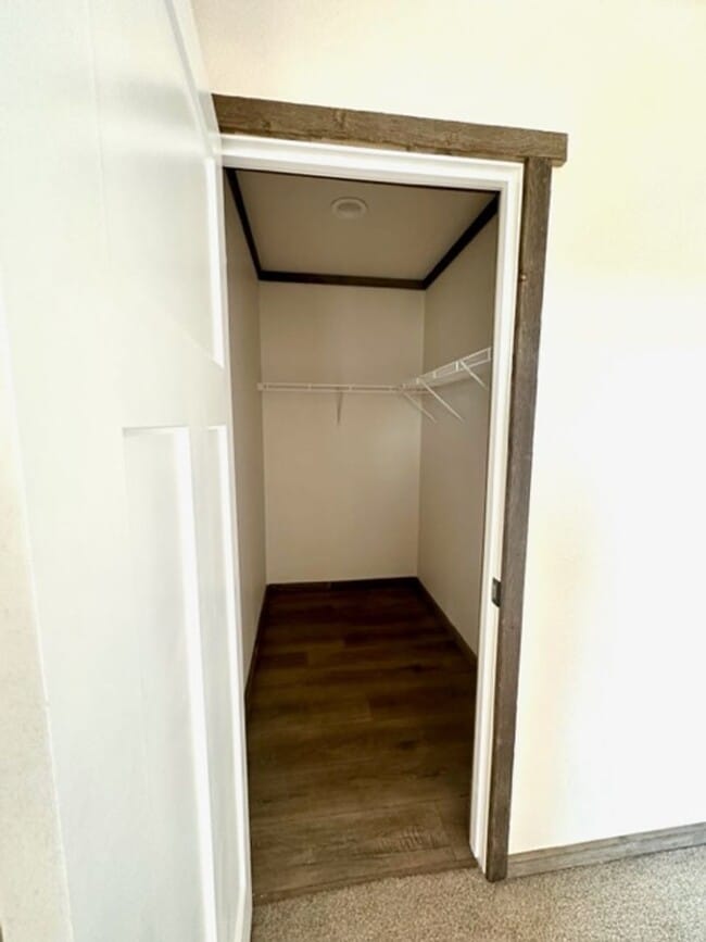 Building Photo - Stunning interior of this single level hom...