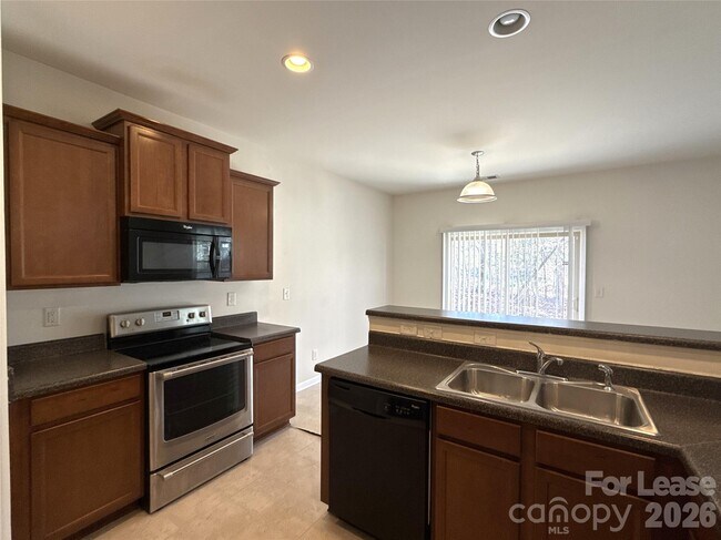 Building Photo - 354 Cornielle Ln