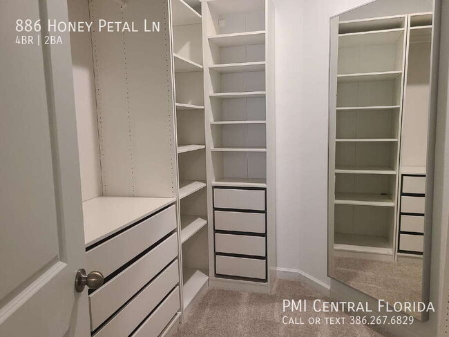 Building Photo - 886 Honey Petal Ln