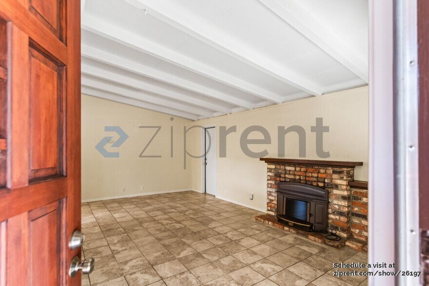 Building Photo - 499 Pebble Dr