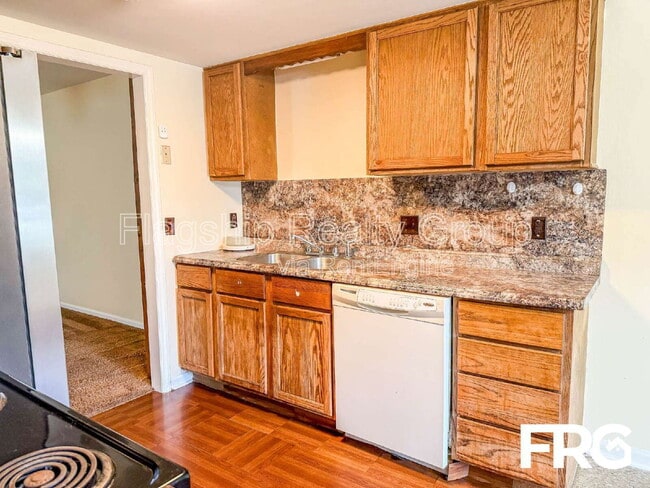 Building Photo - 105 Chesterfield Ct
