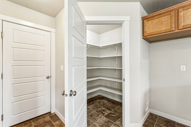 Building Photo - 2914 W Sunny Cove St