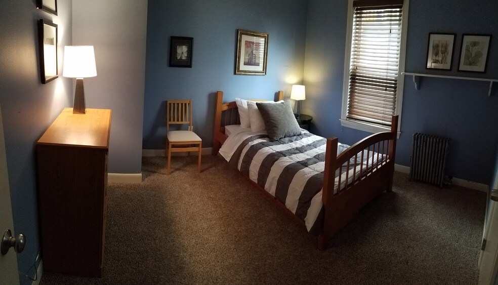 Office/Extra Bedroom - 32 Hevey St