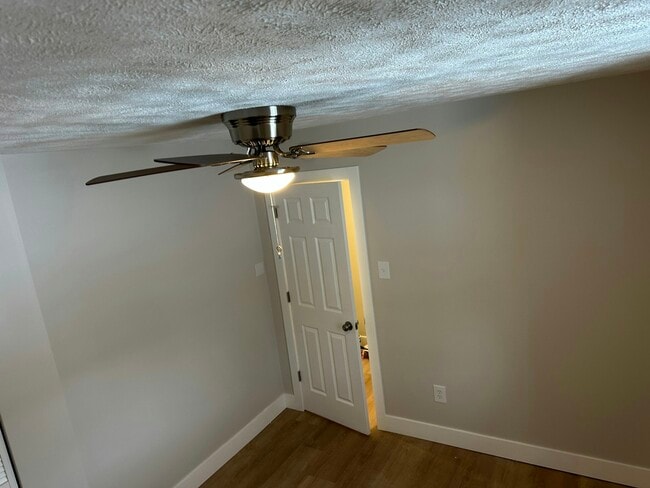 Building Photo - 523 Franklin Ave