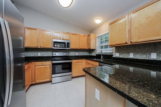 Building Photo - 35123 Queens Way