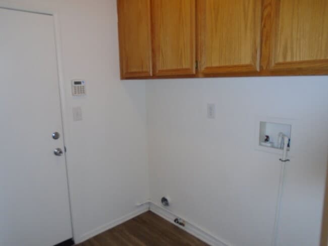 Building Photo - Spacious One Story in West Palmdale with 1...