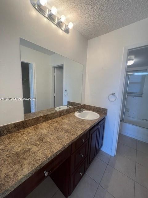 Building Photo - 6670 Royal Palm Blvd