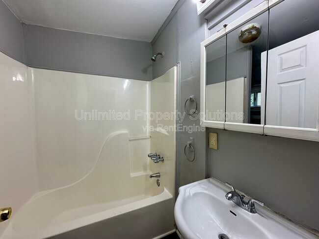 Building Photo - 1109 Fanning St