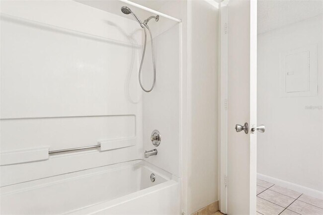 Building Photo - 2690 Coral Landings Blvd