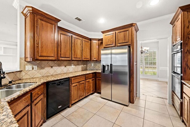 Building Photo - 365 Green Park Dr