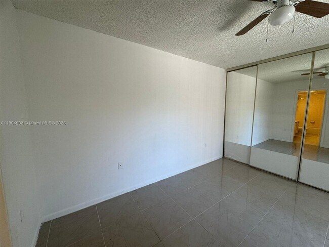Building Photo - 719 Mill Valley Pl