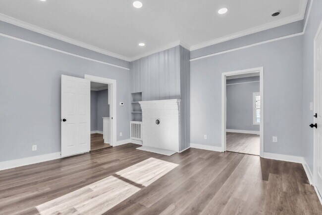 Building Photo - Cozy 2BR, 1BA Home with Spacious Yard