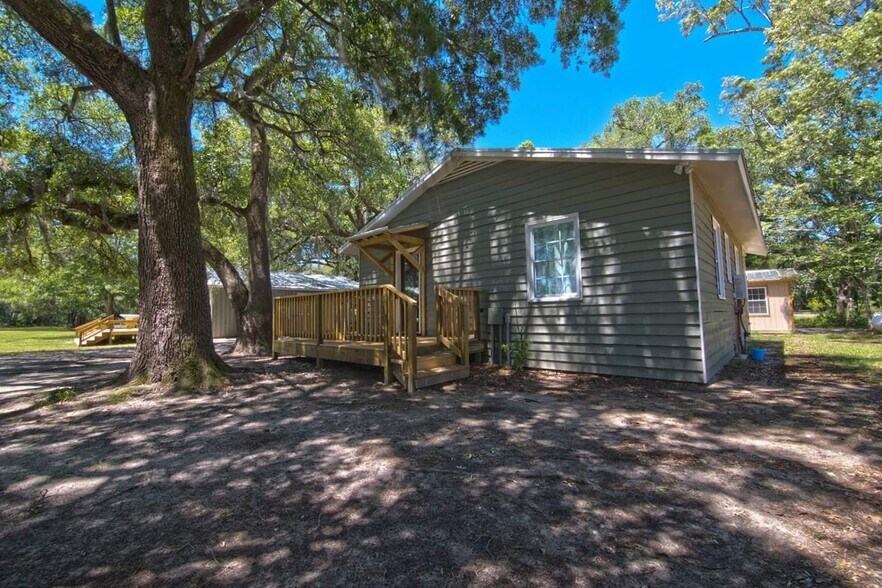 Building Photo - 124 Bluffview Ln