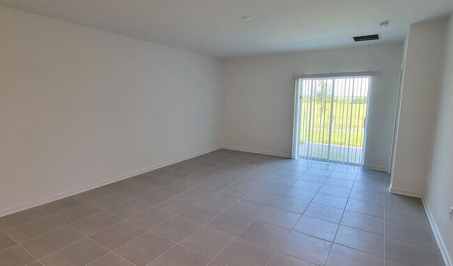 Building Photo - 620 Daring Dr