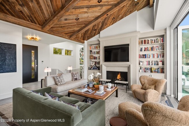 Building Photo - 191 Skimming Ln