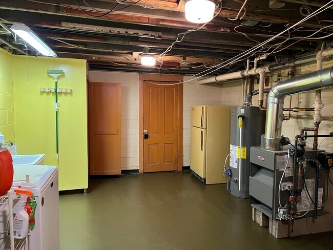 Building Photo - 3 Bedroom/2.5 Bathroom Home in Peoria for Lease