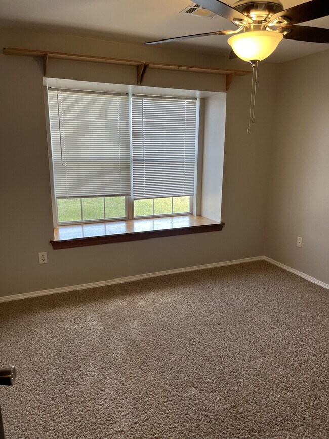 Building Photo - 68 Apple Creek Dr