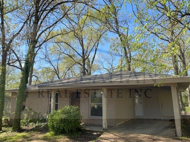 Primary Photo - Updated Sherwood 3 Bedroom Home