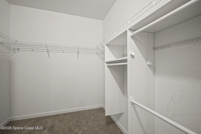 Building Photo - 548 Coyote Dr