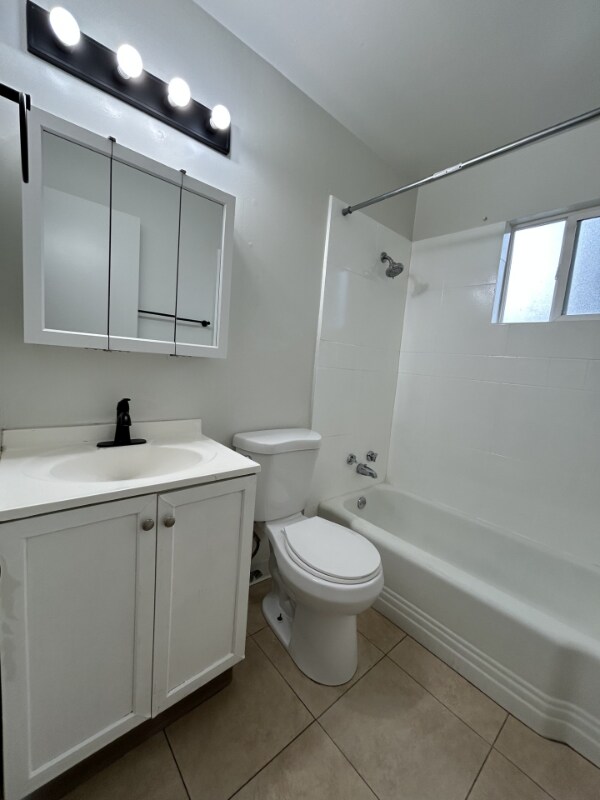 Building Photo - 3440 S 200 E