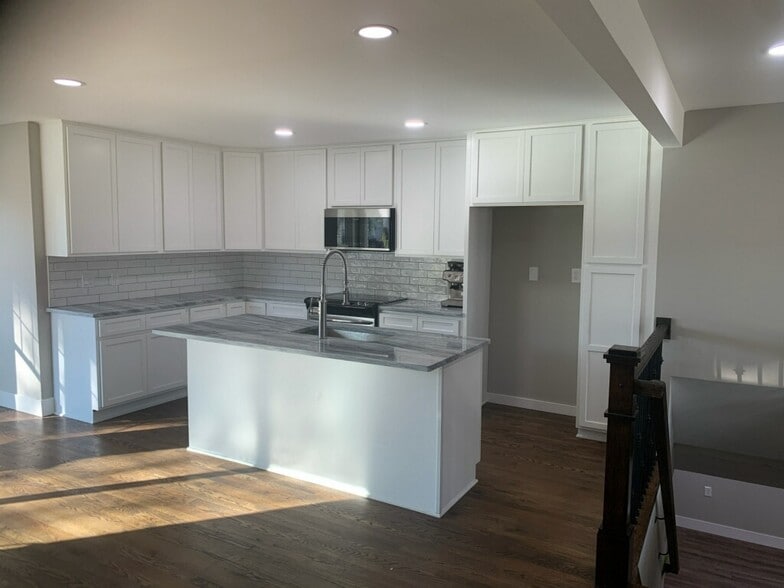 Kitchen - 14103 Blue Skies St