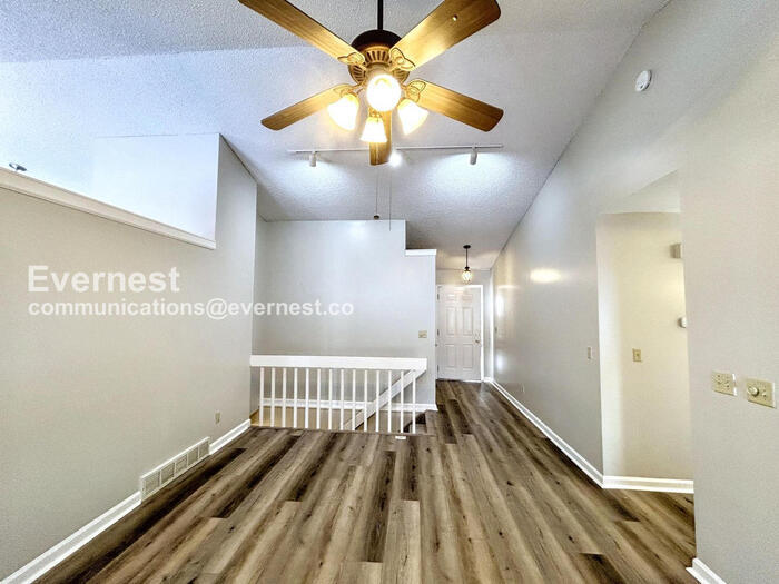 Building Photo - 2650 Cornwall Ct
