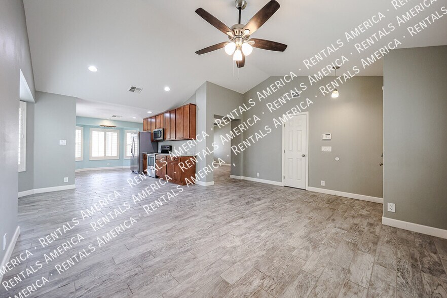 Building Photo - 3922 W Morelos St