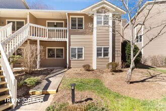 Building Photo - Newly Remodeled 2-Bed/2-Bath Condo Just So...