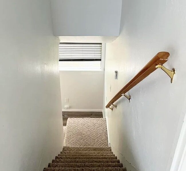 Building Photo - 1049 I St