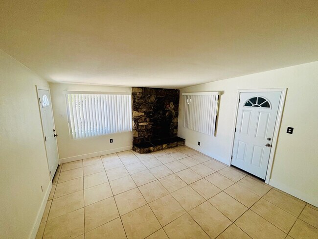 Building Photo - 6533 Balcom Ave
