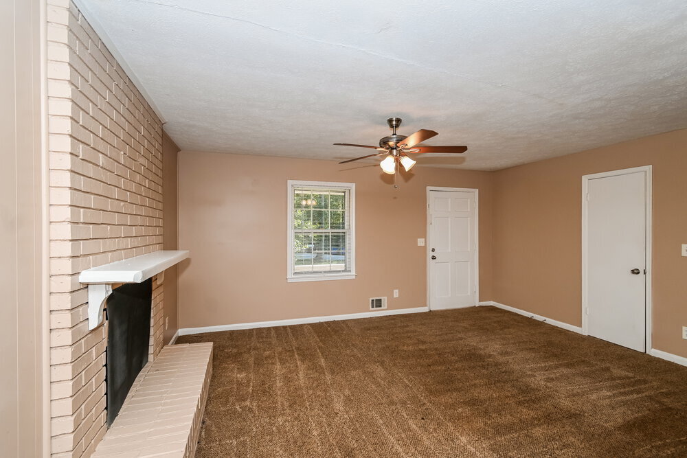 Building Photo - 6490 Executive Dr