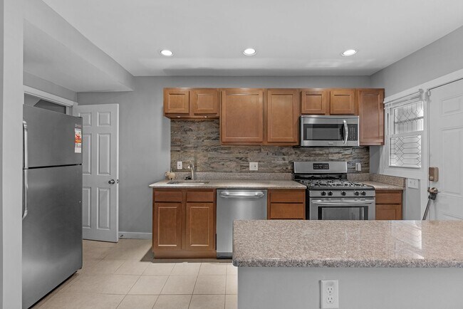 Building Photo - Gwynn Falls Beautiful 3 Bedroom With Finished Basement for RENT