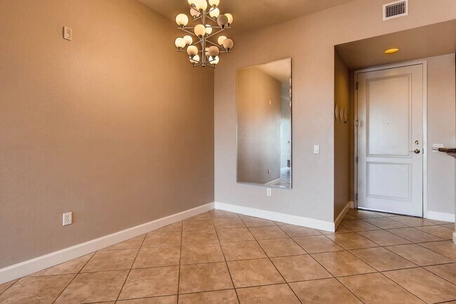 Building Photo - 67 E Agate Ave