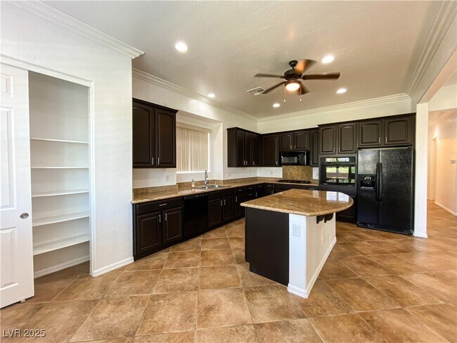 Building Photo - 2768 Kindeace Ave
