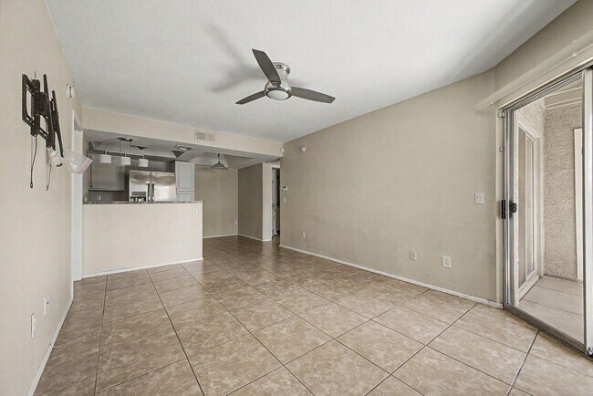 Building Photo - 1720 E Thunderbird Rd