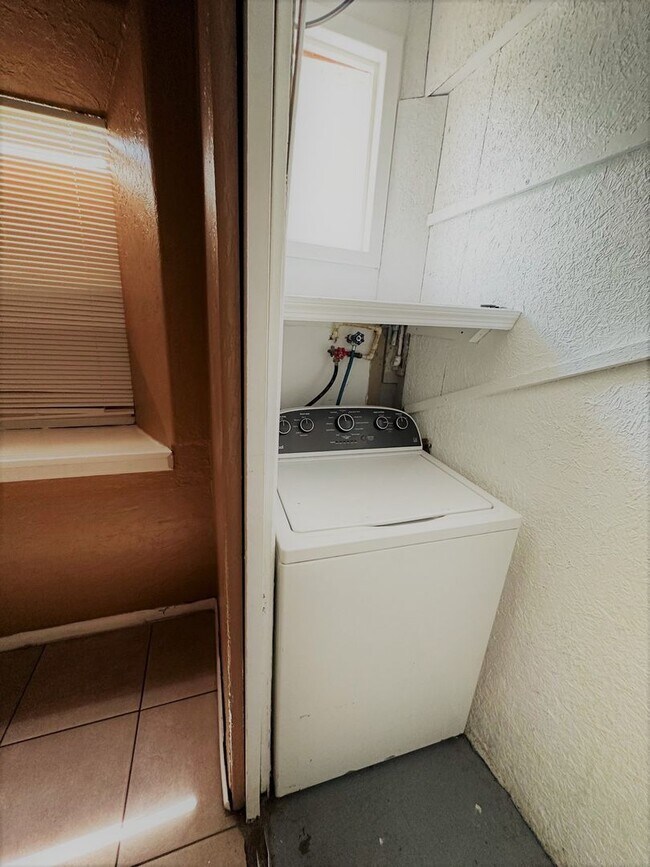Building Photo - Lovely 3 bedrooms 1 bath single-family home located in Orlando FL!