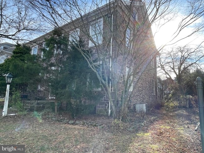 Building Photo - 16 Philadelphia Ave