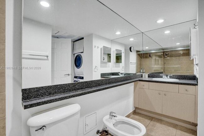 Building Photo - 5600 Collins Ave