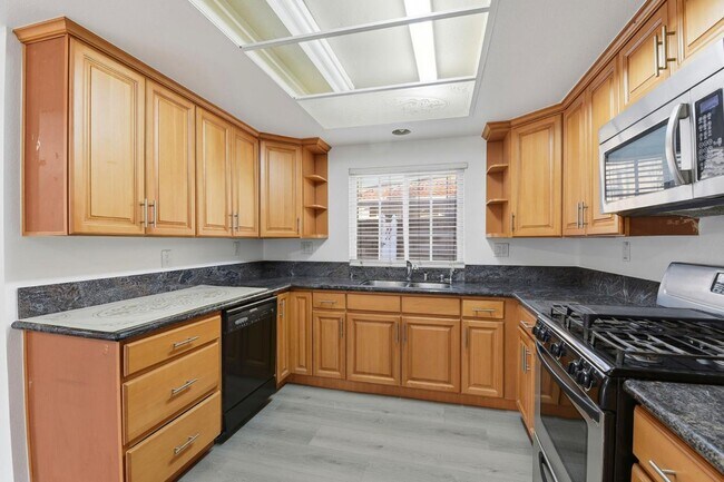 Building Photo - 29016 Lillyglen Dr