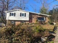 Building Photo - Cozy West Knoxville 3BR/1.5BA Home